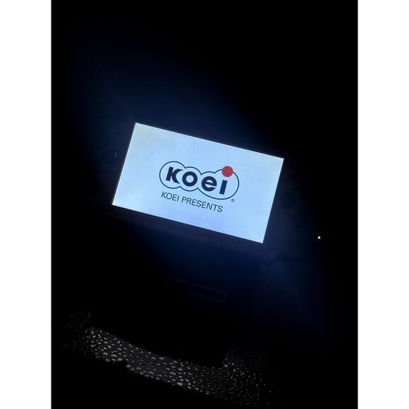 psp 2000 sliver  w/accessories & new battery - Picture 2 of 8